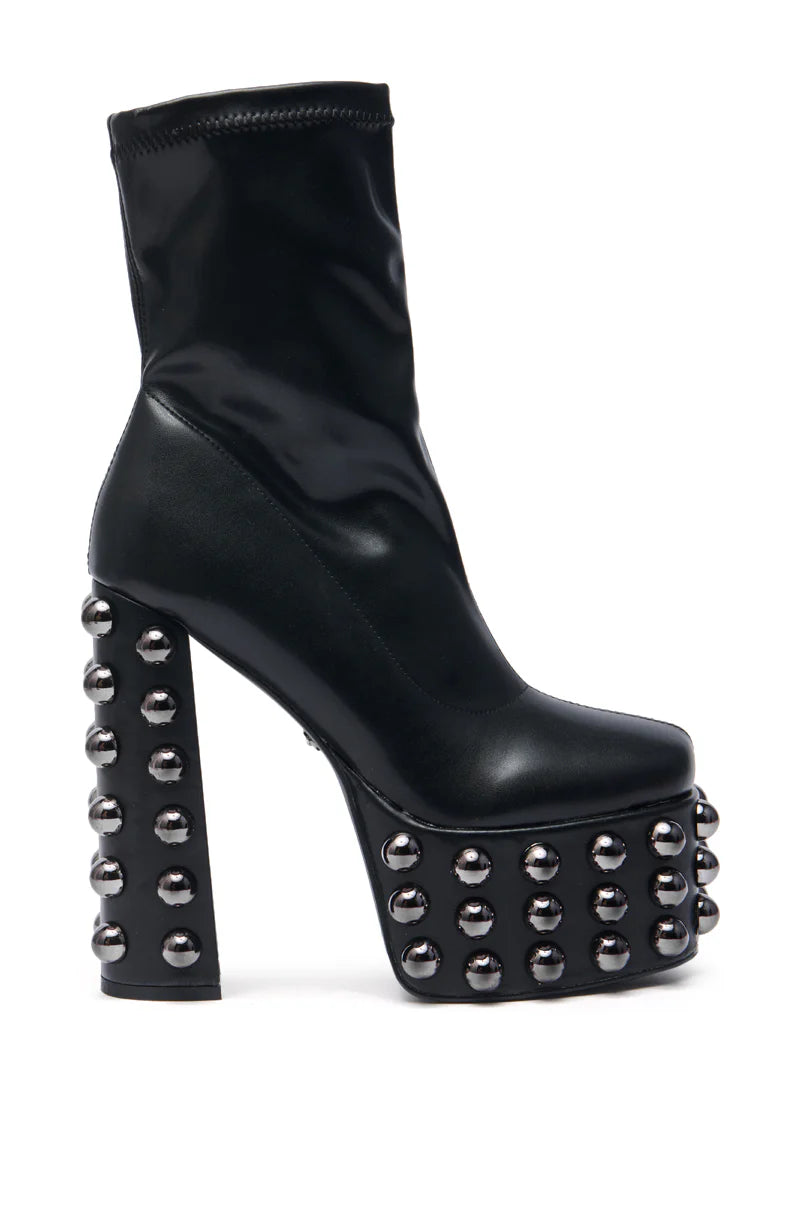 Bottines à plateforme noires cloutées gunmetal