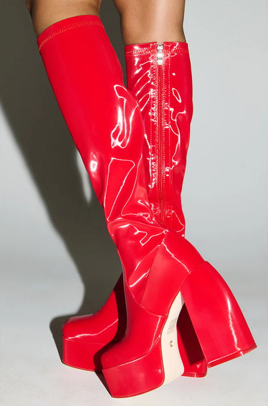 Cuissardes rouges à plateforme effet liquide luxe