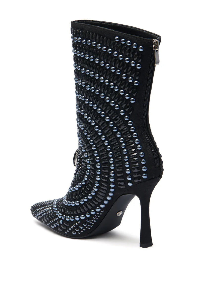 Bottines argentées ornées de strass