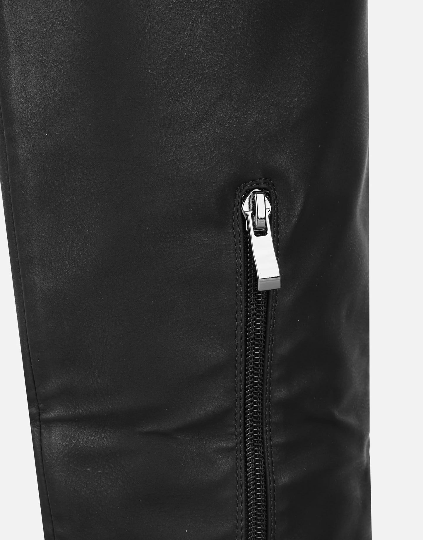 Bottes Noires à Détail Patte, Hauteur Genou