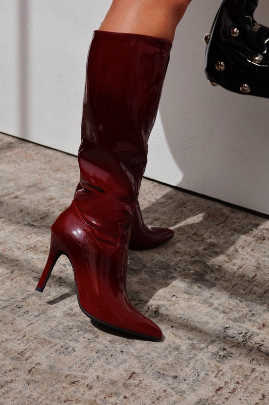 Bottes à talons hauts couleur cerise