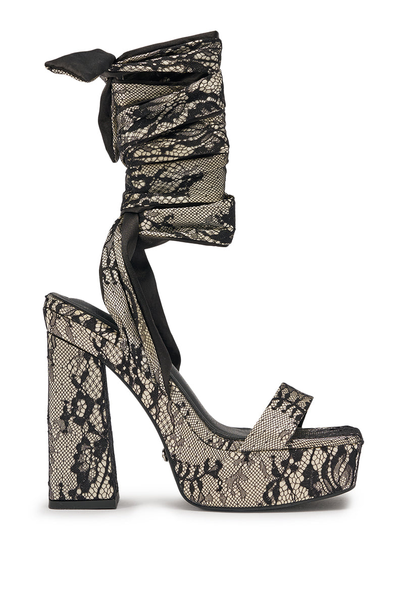 DESIGNER Juliette Sandales Chunky à Brides en Dentelle - Noir et Or