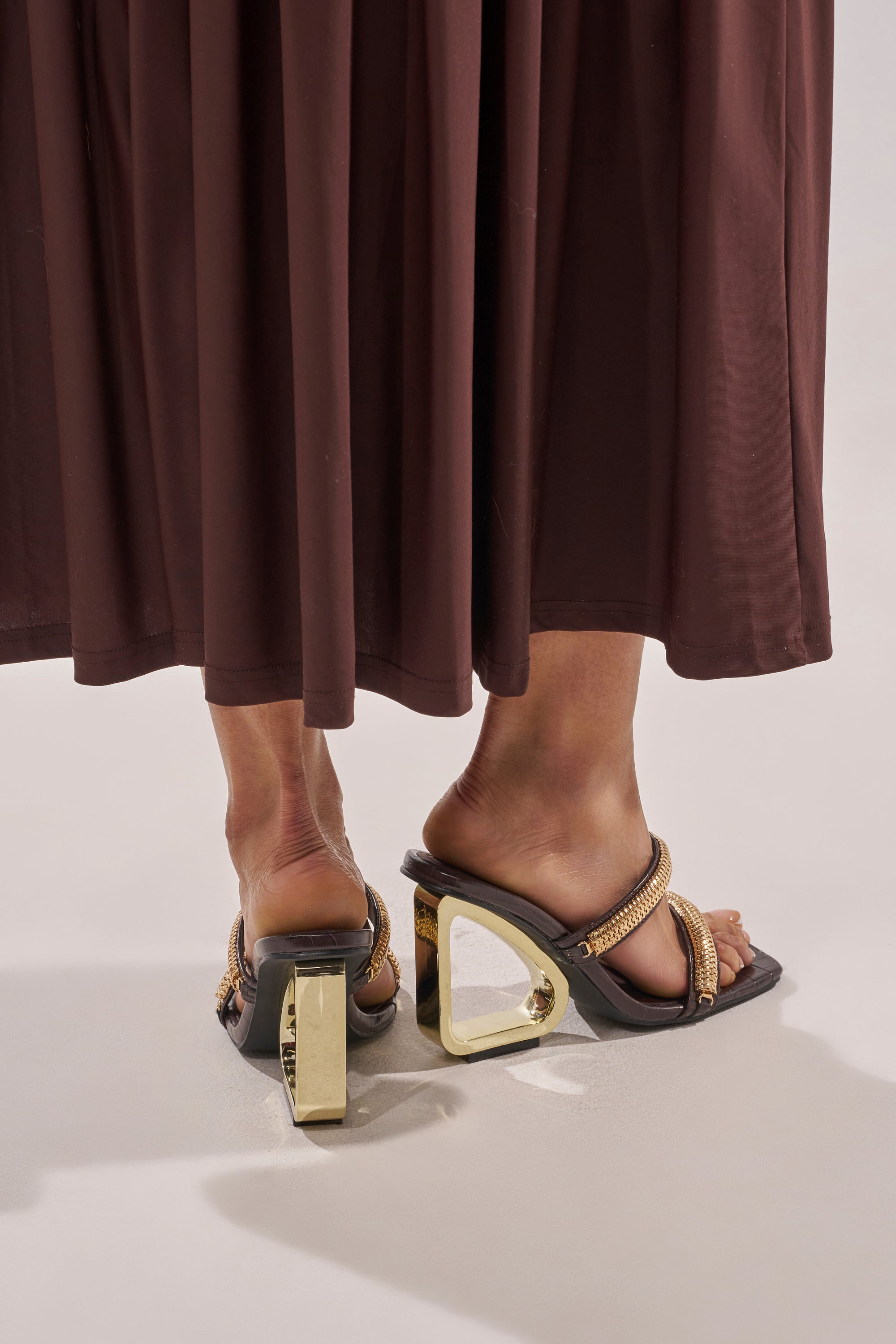 DESIGNER Léa Sandales Compensées Ornées - Chocolat Croco