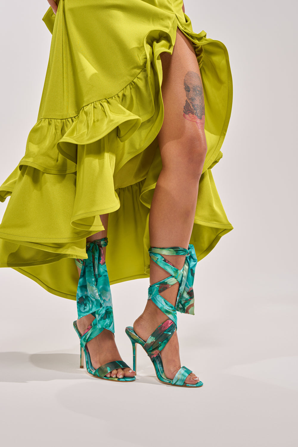 DESIGNER Margaux Sandales à Brides en Satin - Vert