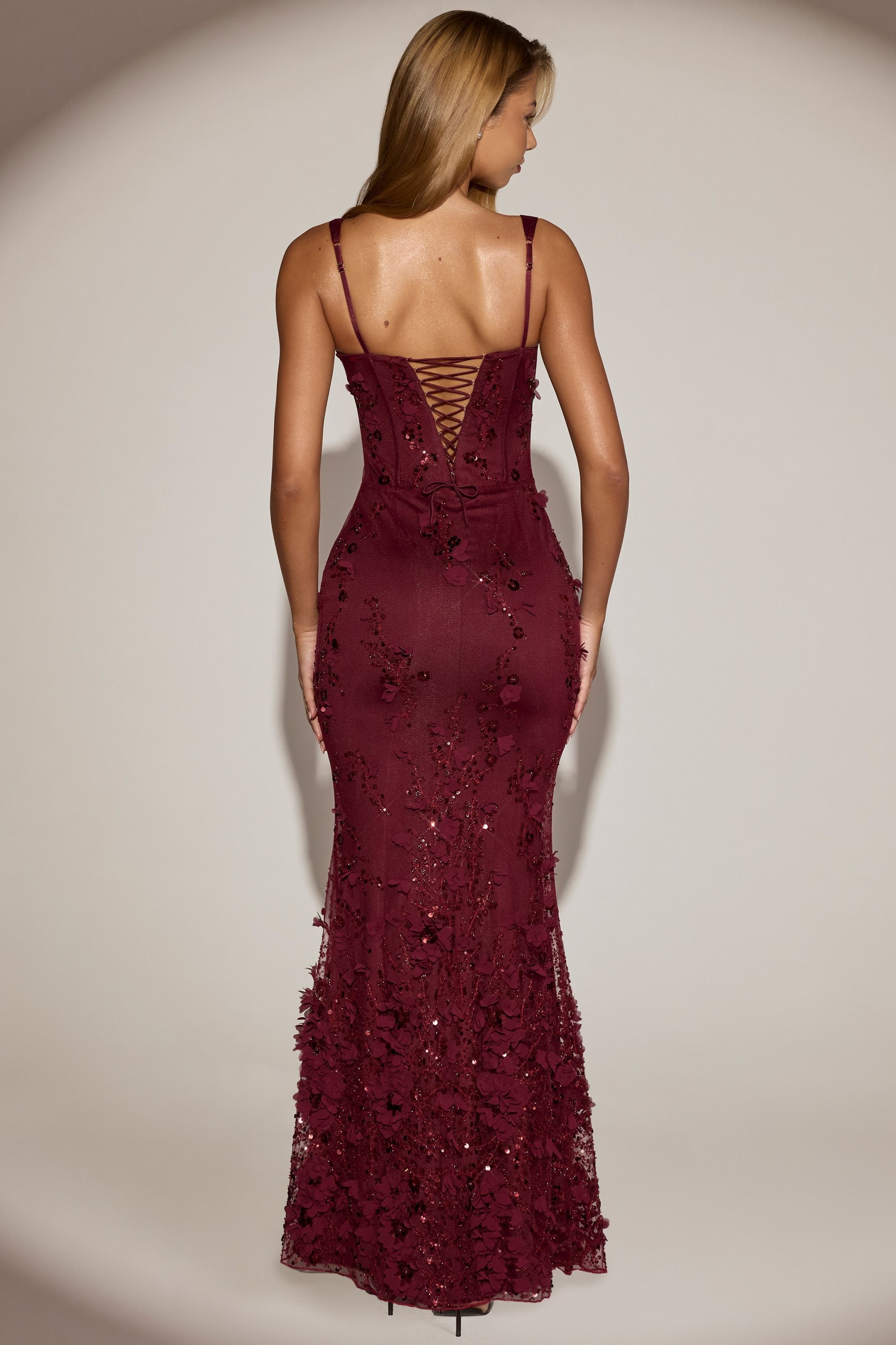 Vashinata Robe de Soirée Corsetée à Appliques - Bordeaux