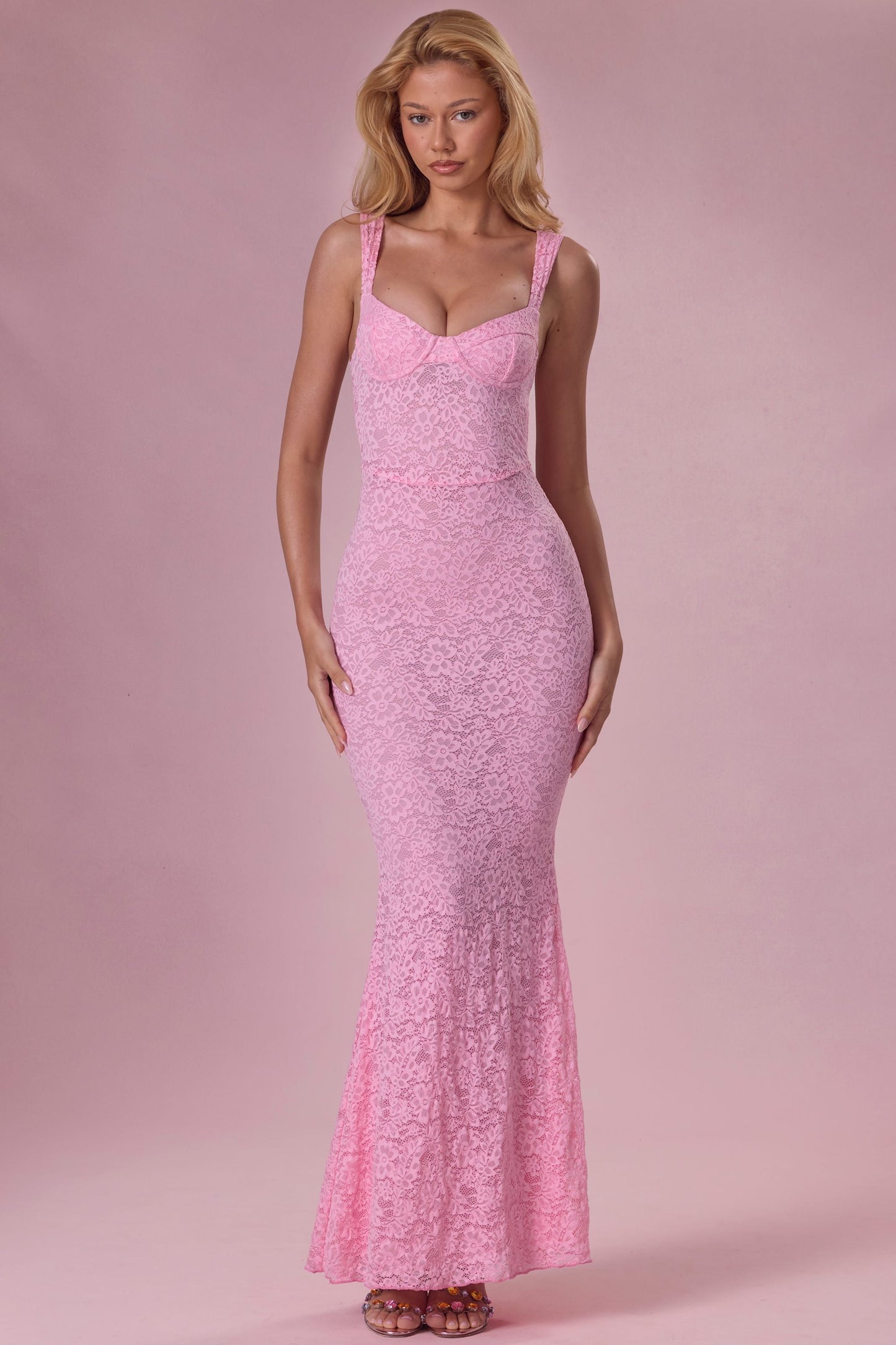 Thalia Robe Gown Col Coeur en Dentelle Premium - Rose Poudré