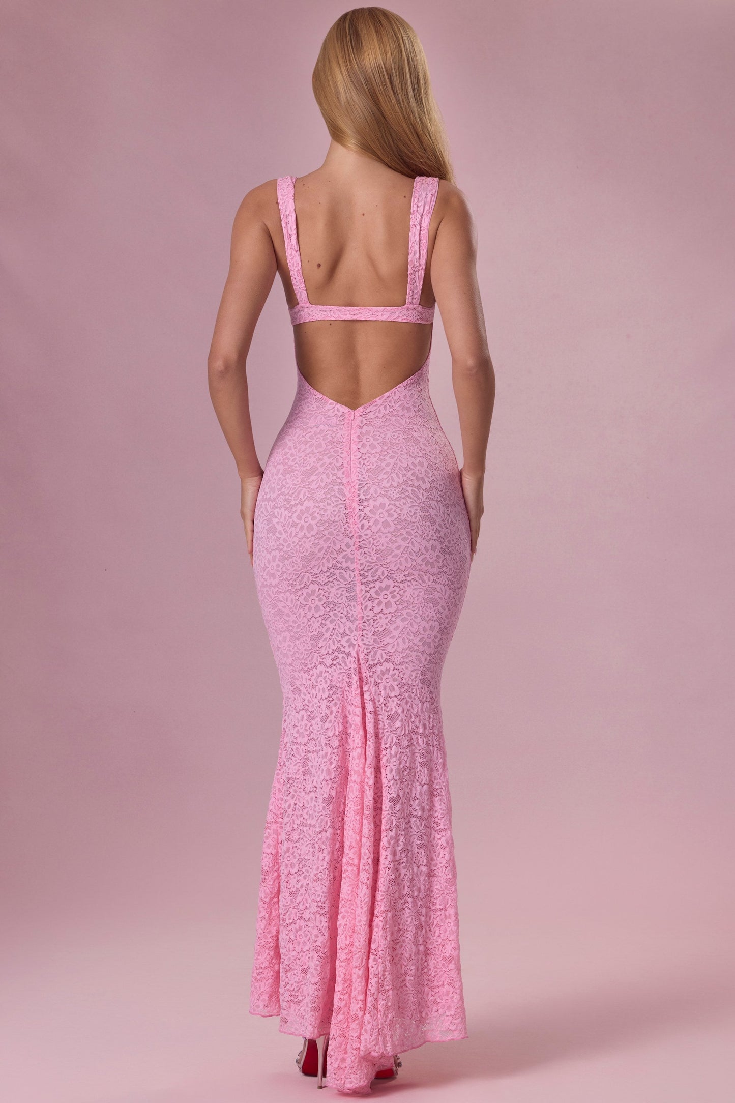 Thalia Robe Gown Col Coeur en Dentelle Premium - Rose Poudré