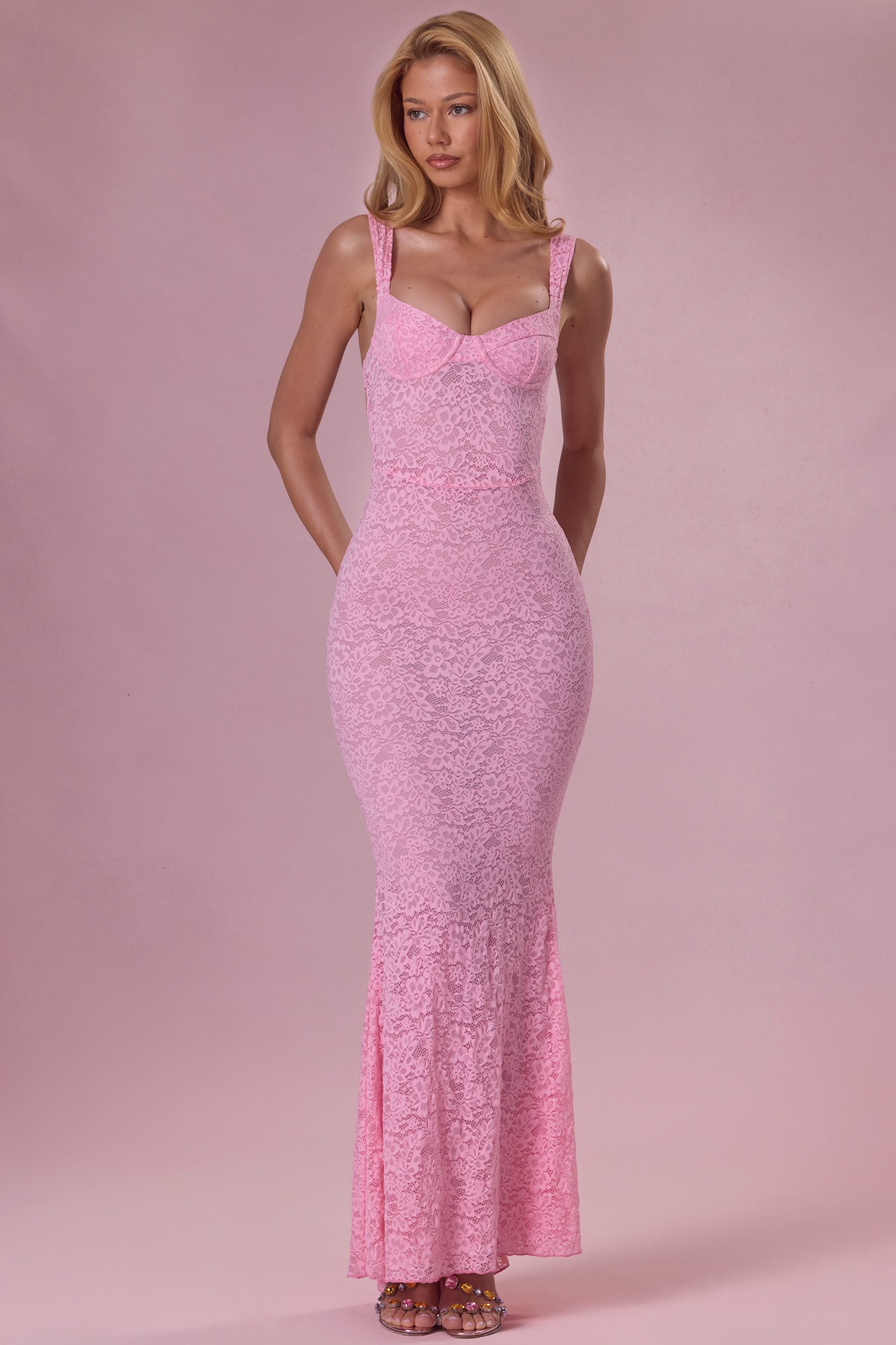 Thalia Robe Gown Col Coeur en Dentelle Premium - Rose Poudré