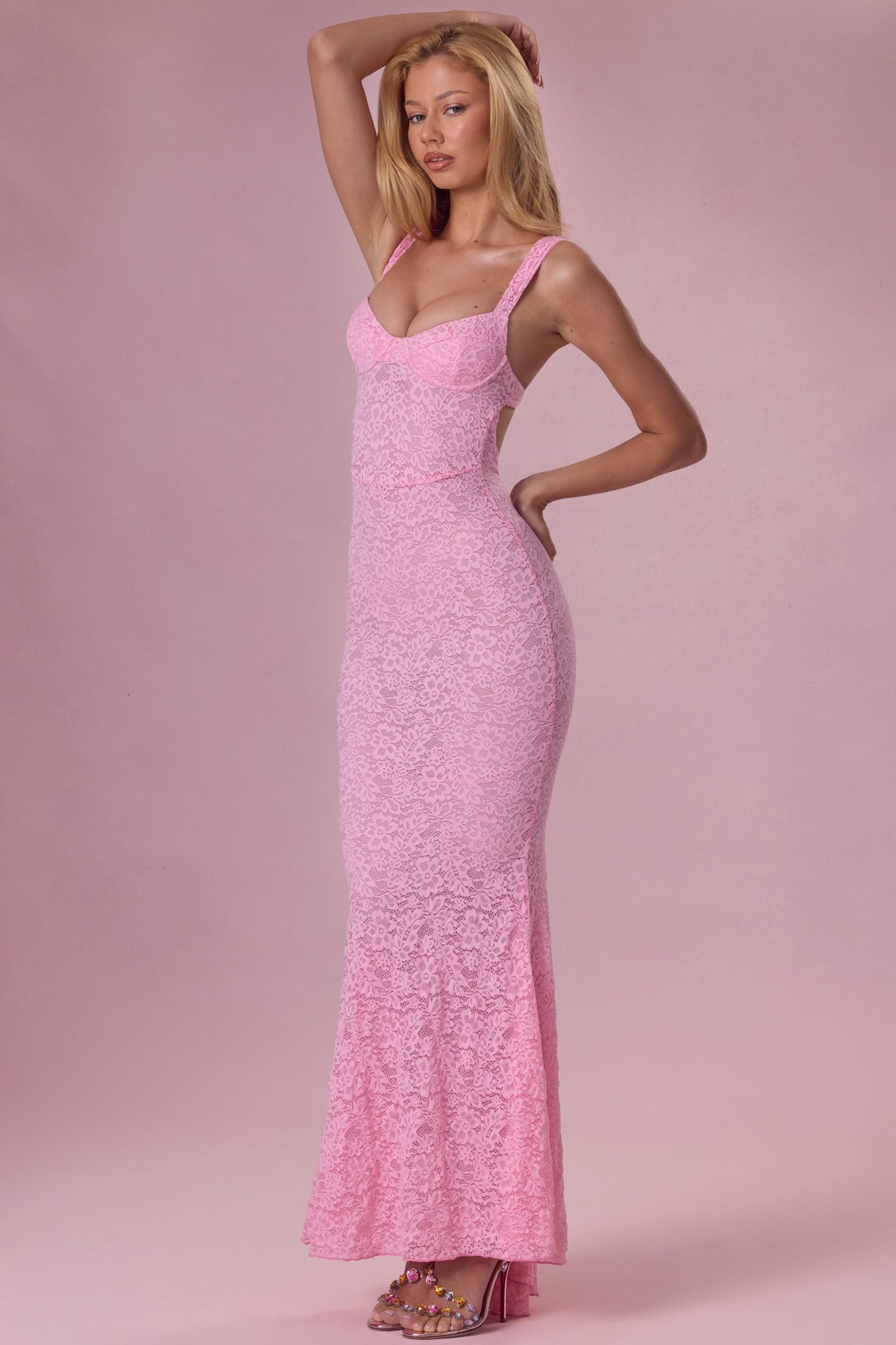Thalia Robe Gown Col Coeur en Dentelle Premium - Rose Poudré