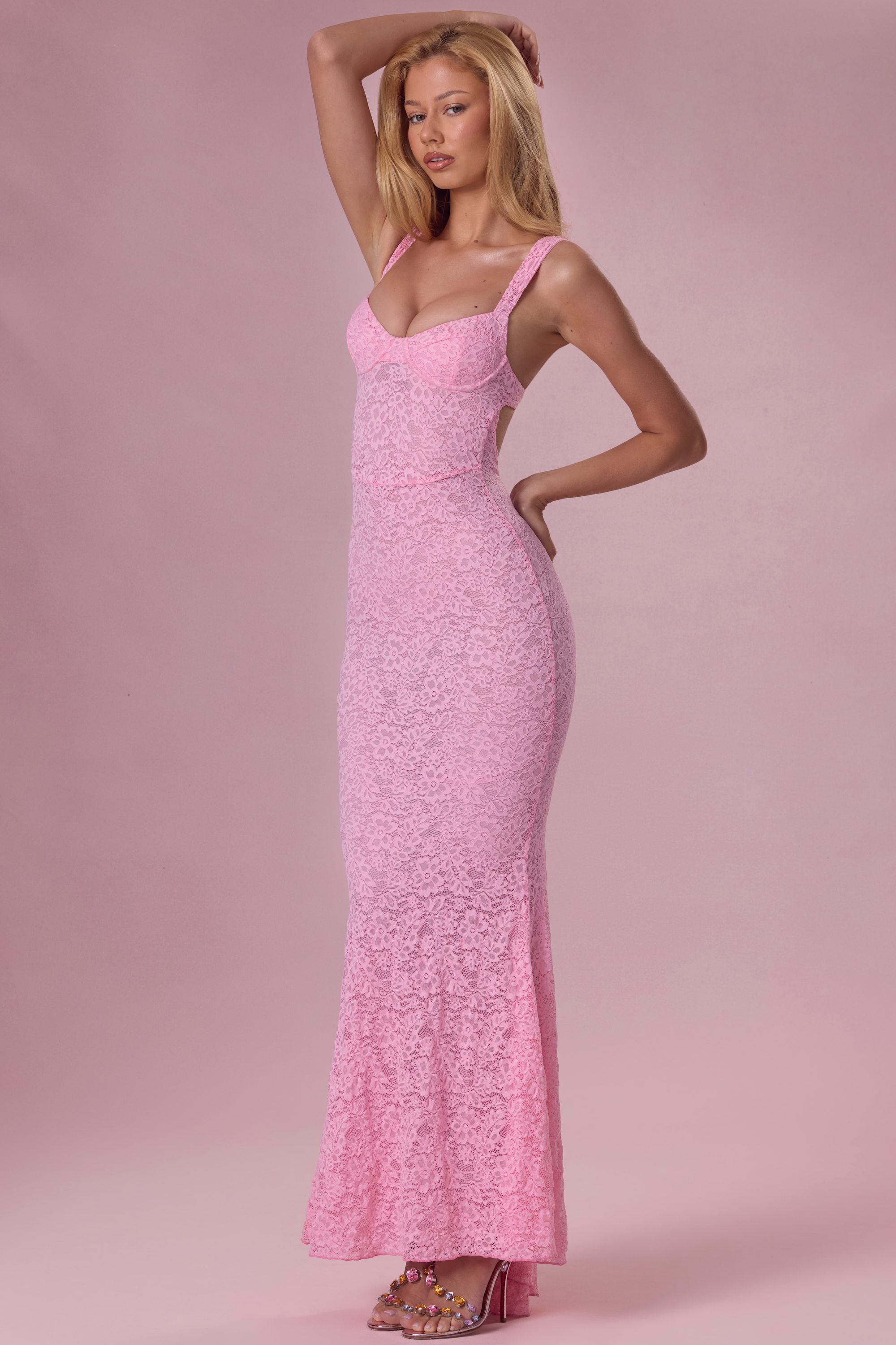 Thalia Robe Gown Col Coeur en Dentelle Premium - Rose Poudré