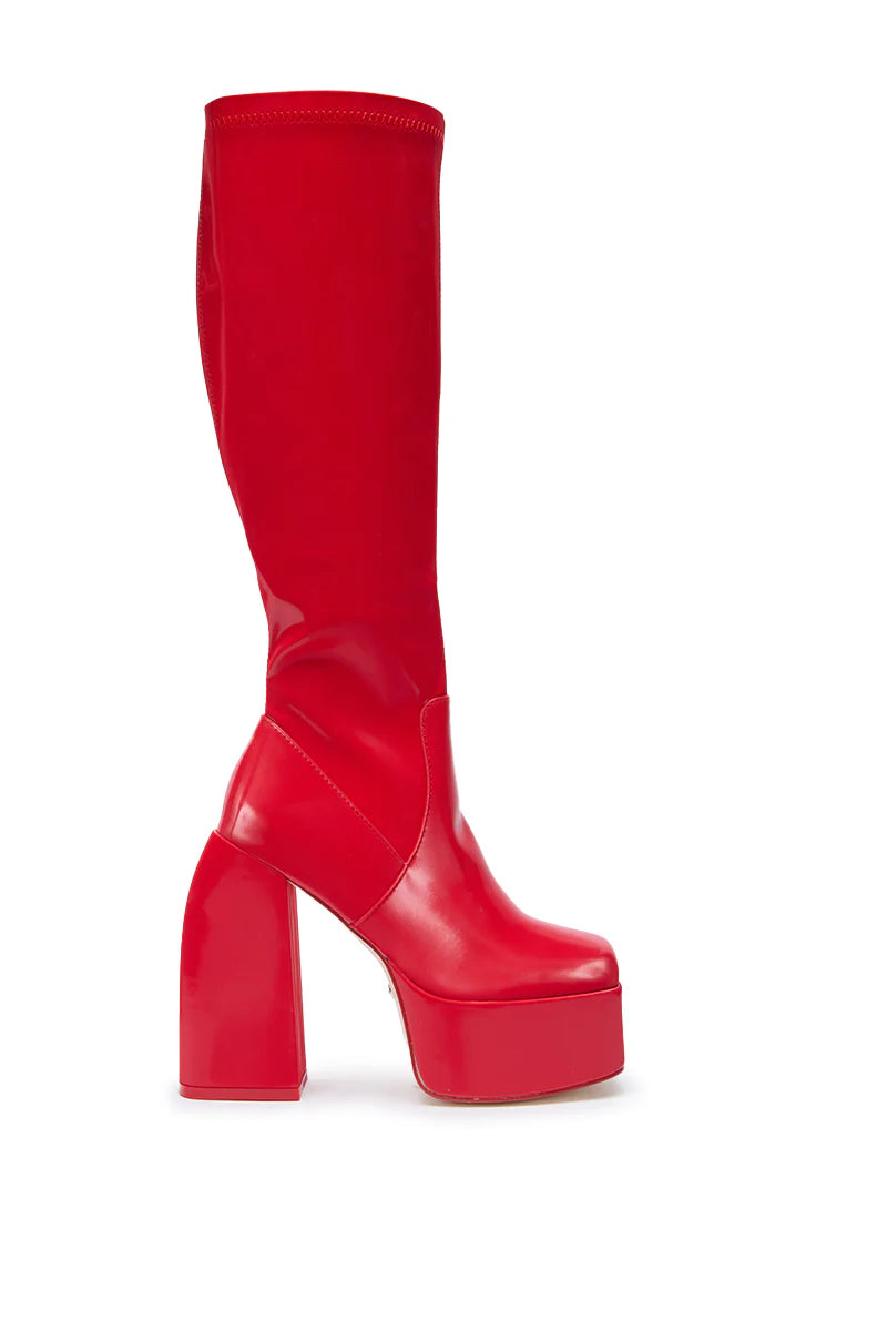Cuissardes rouges à plateforme effet liquide luxe
