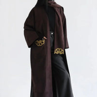 Caftan en suédine marron brodé