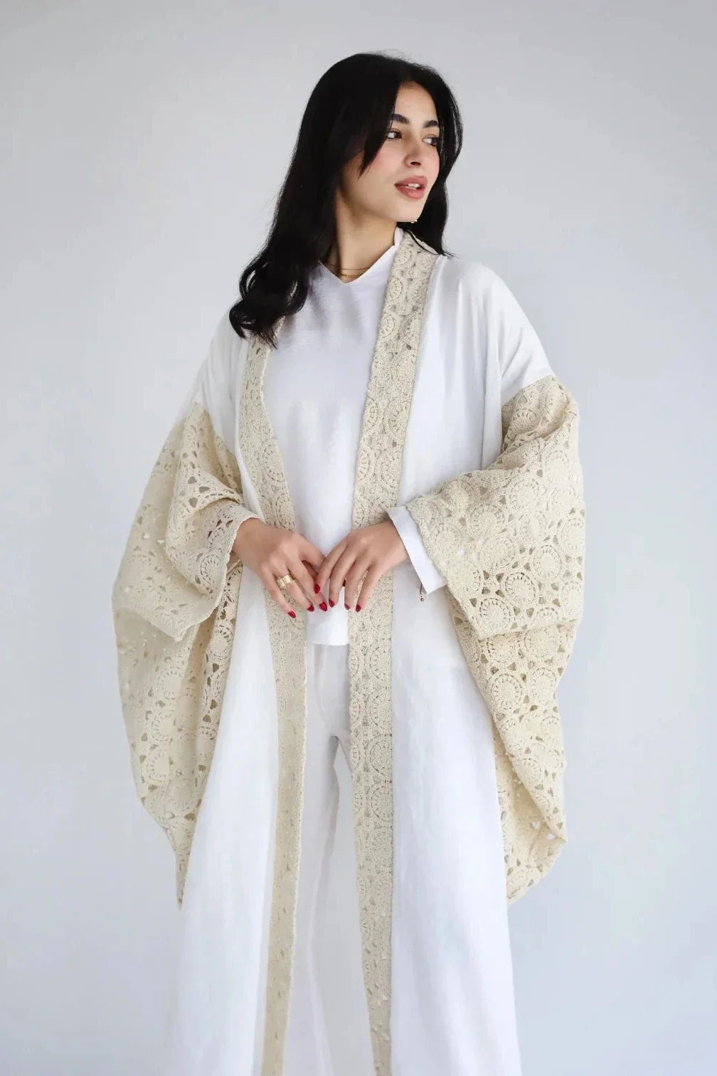 Kaftan en lin brodé et drapé