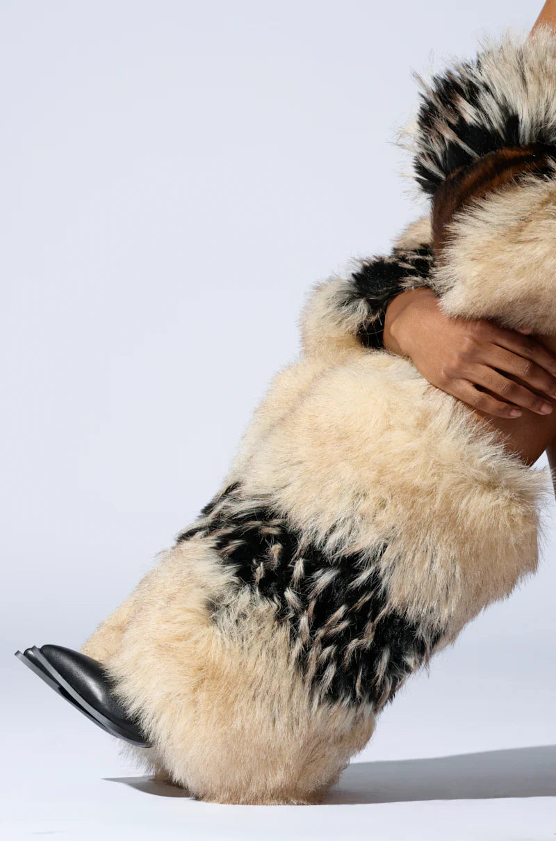 Bottes 'Fiesta' Hautes à Talon en Fausse Fourrure Multicolore