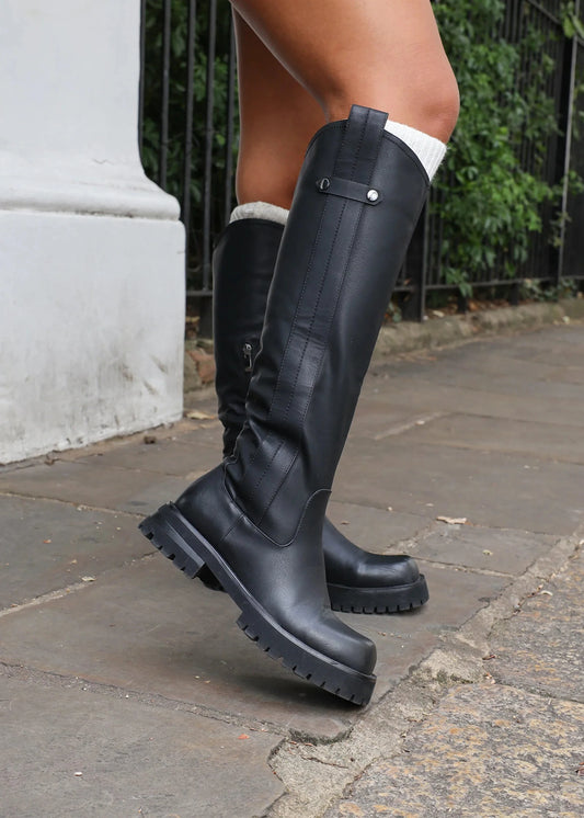 Bottes Noires à Détail Patte, Hauteur Genou
