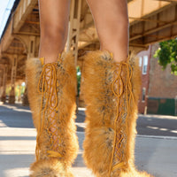 Bottes 'Glacier' à Talon Aiguille, Fausse Fourrure Beige Lacée