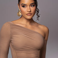 Robe Midi 'Naomi' Beige en Tulle Drapé