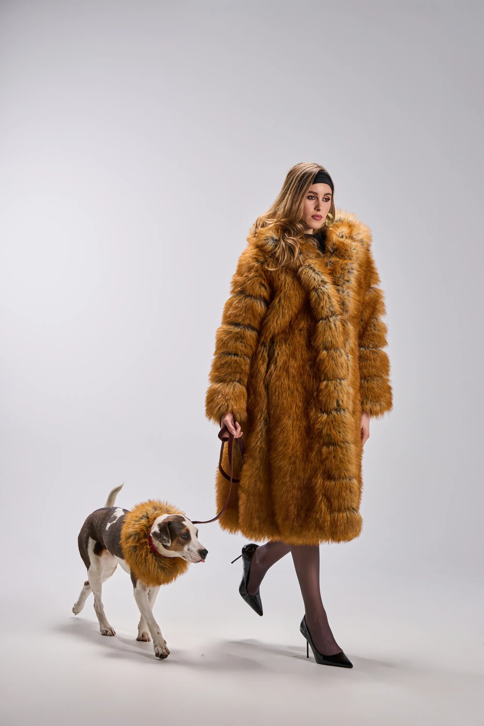 Manteau 'Monaco' Long en Fausse Fourrure à Capuche