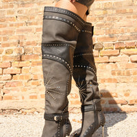 Botte à talon aiguille noire multicolore ornée