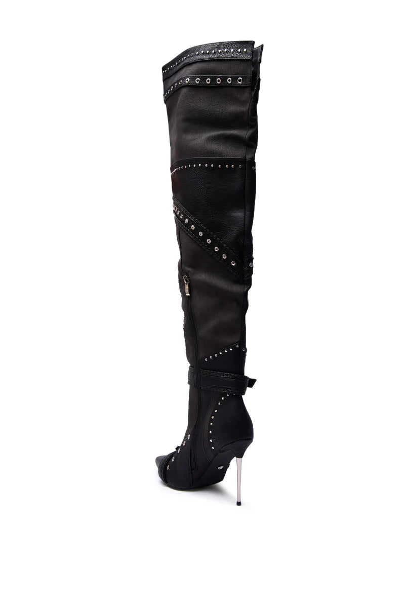 Botte à talon aiguille noire multicolore ornée