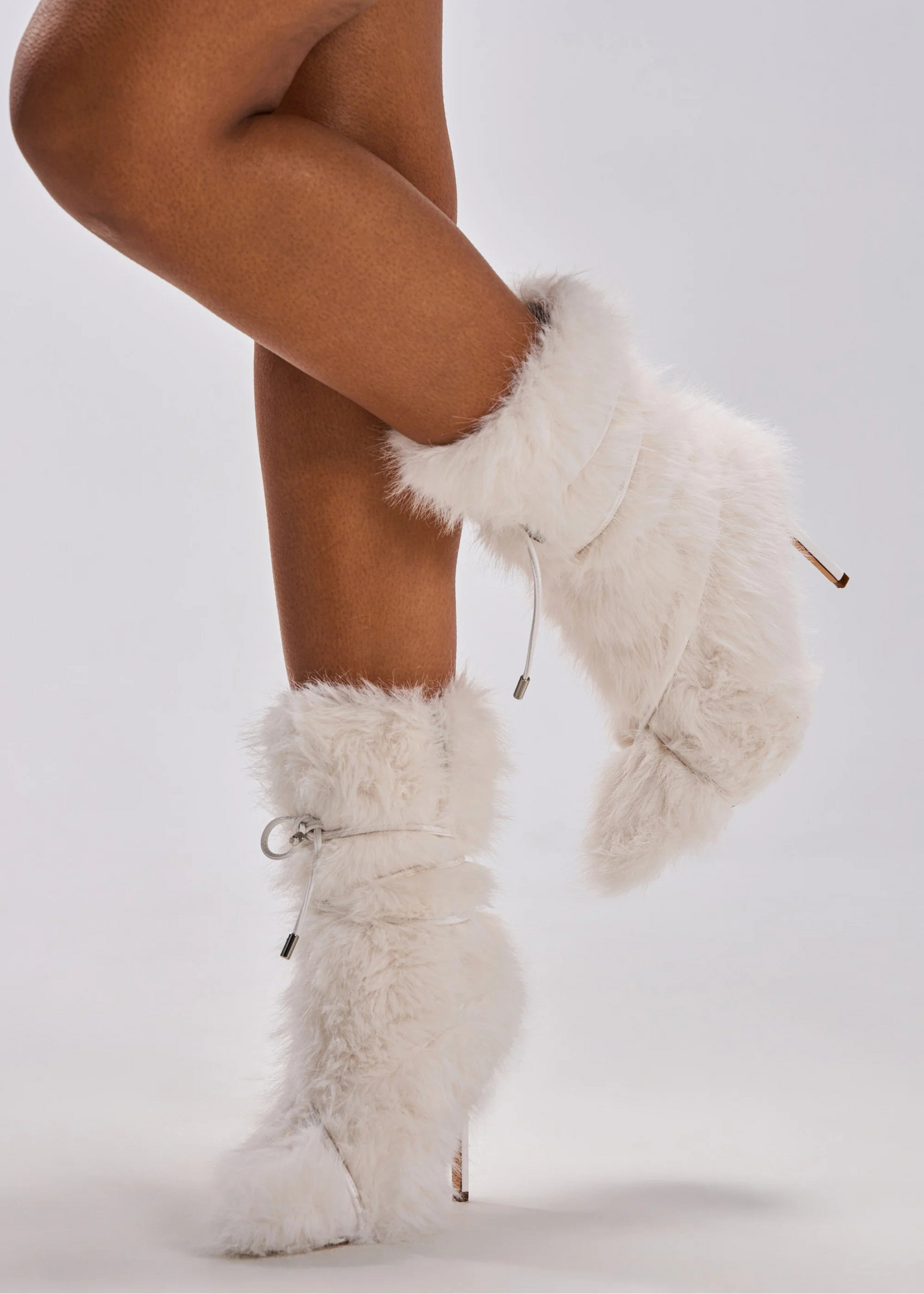 Bottines 'Blanche' à Talon en Fausse Fourrure Ivoire