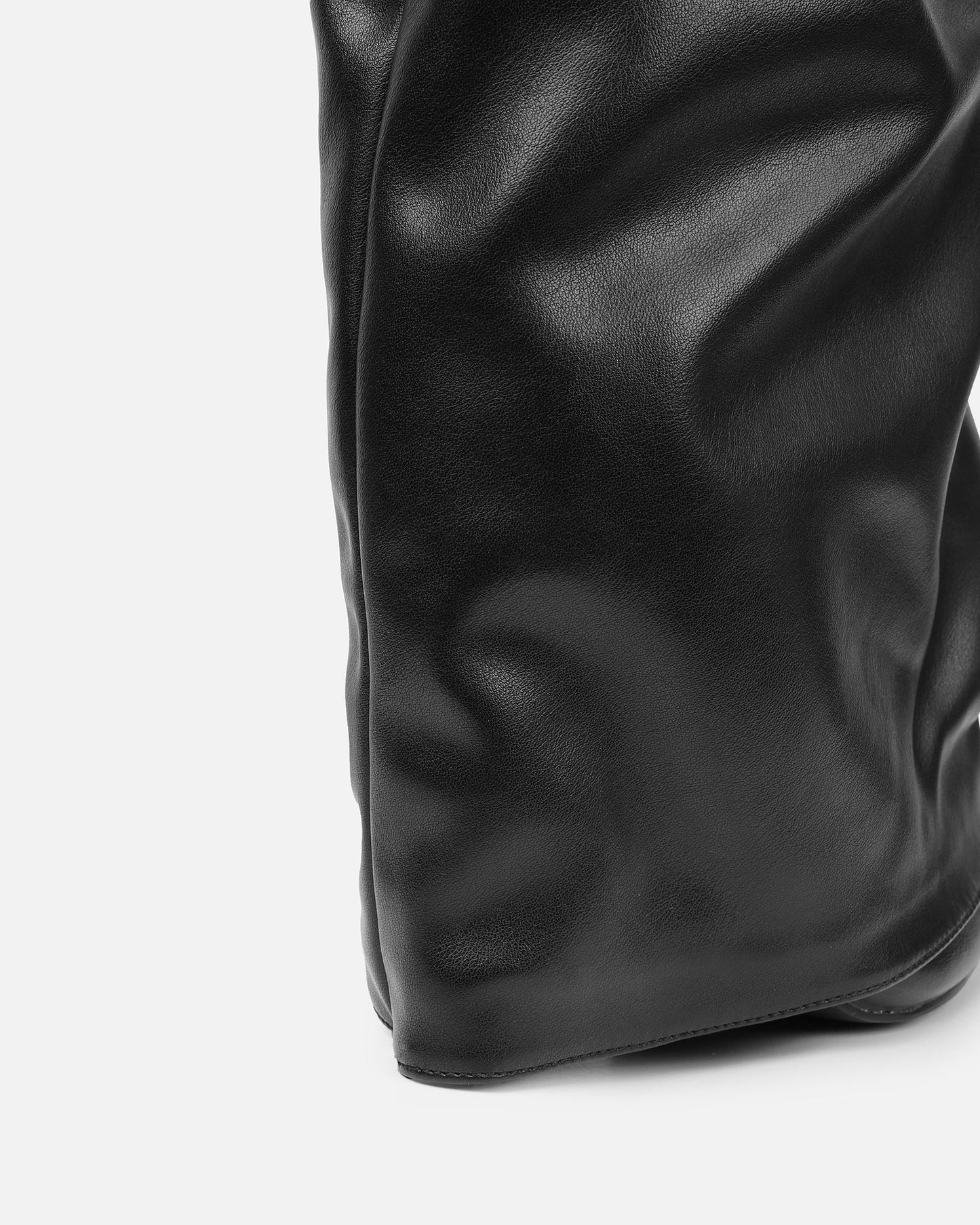 Bottes Noires Plissées à Revers Hauteur Genou